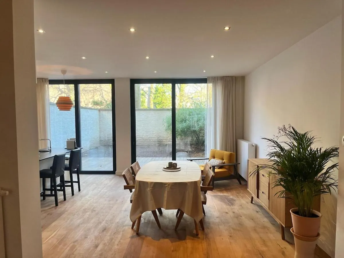 Completely Renovated Apartment アントウェルペン