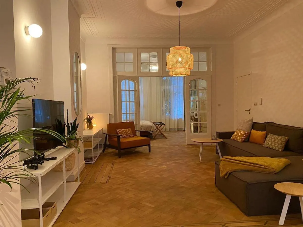 Completely Renovated Apartment アントウェルペン 0*,  ベルギー