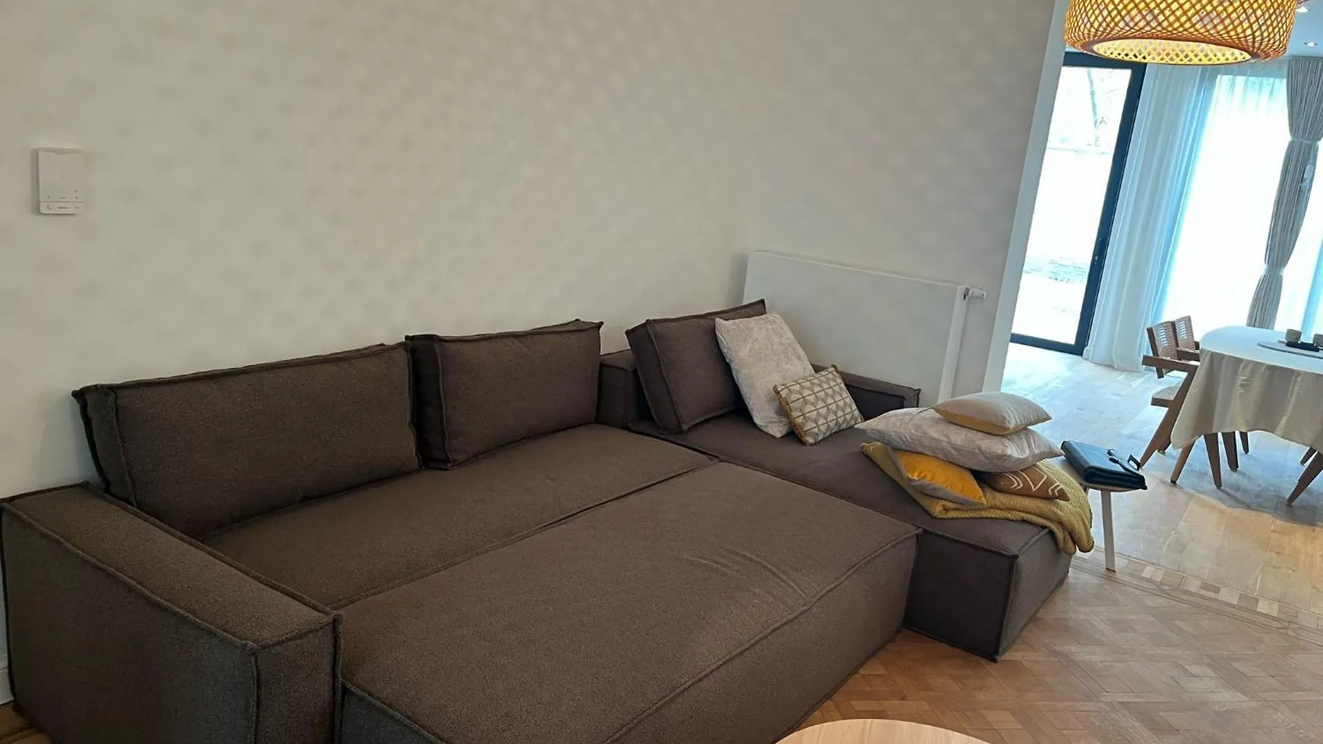 אנטוורפן Completely Renovated Apartment 0*,  בלגיה